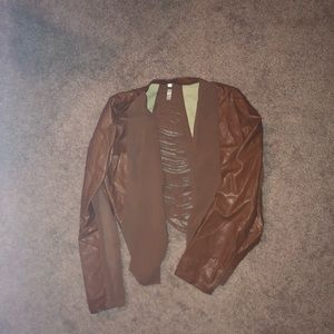 Stylish jacket with ribbed cut outs in back